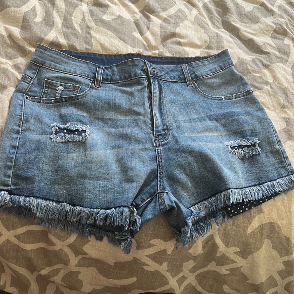 Distressed denim shorts NEW